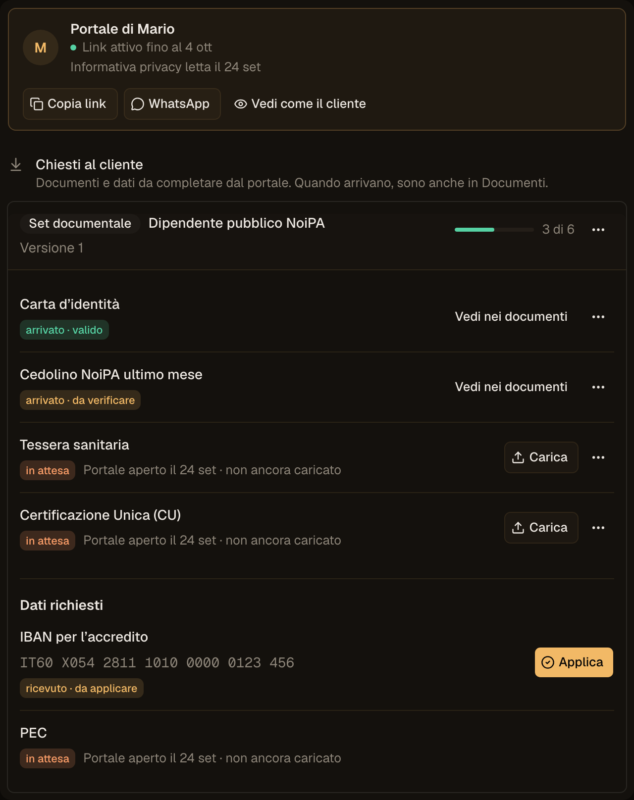 Portale cliente: la barra con link attivo e informativa letta, poi i documenti e i dati chiesti al cliente, ciascuno con il suo stato
